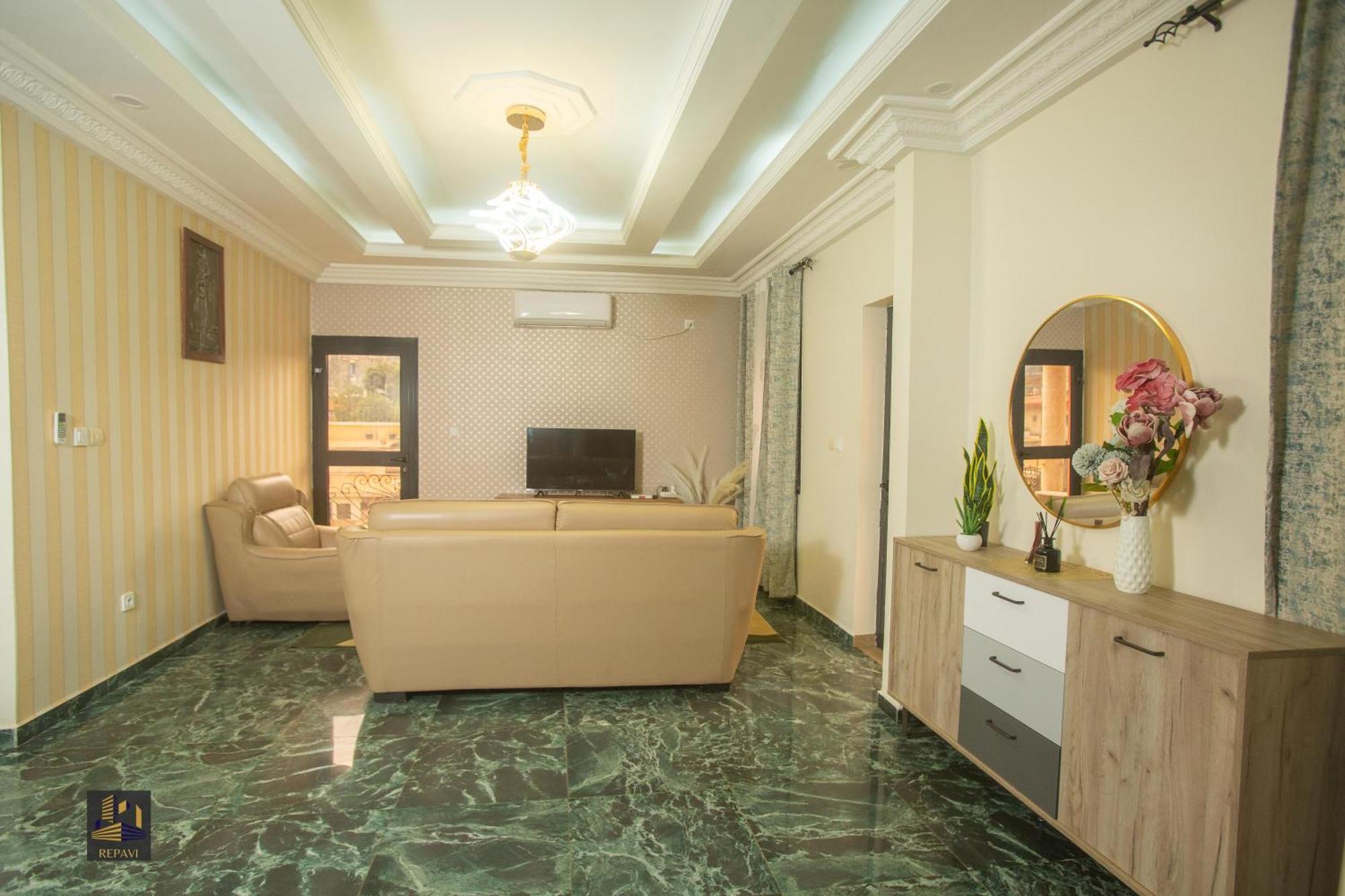 Repavi Lodge Яунде Экстерьер фото