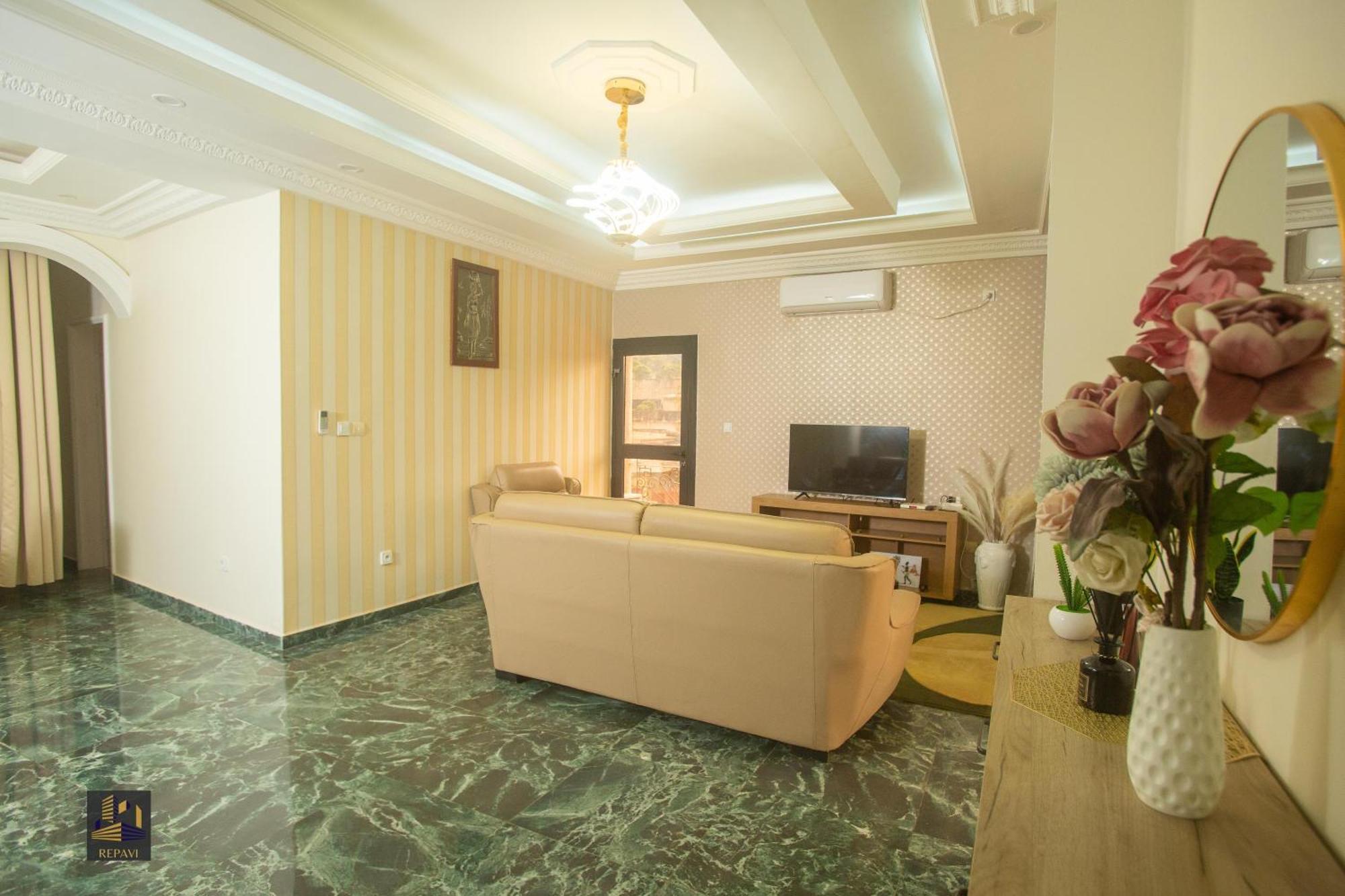 Repavi Lodge Яунде Экстерьер фото